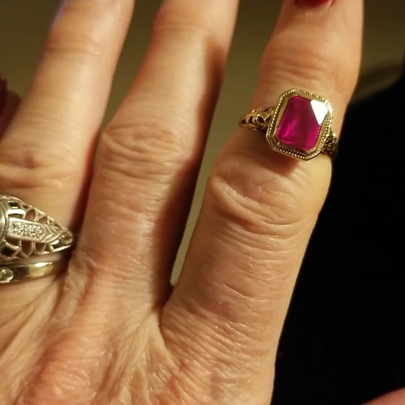 Vintage 1860s Gold Filigree Pink Glass ring - Picture 9 of 12